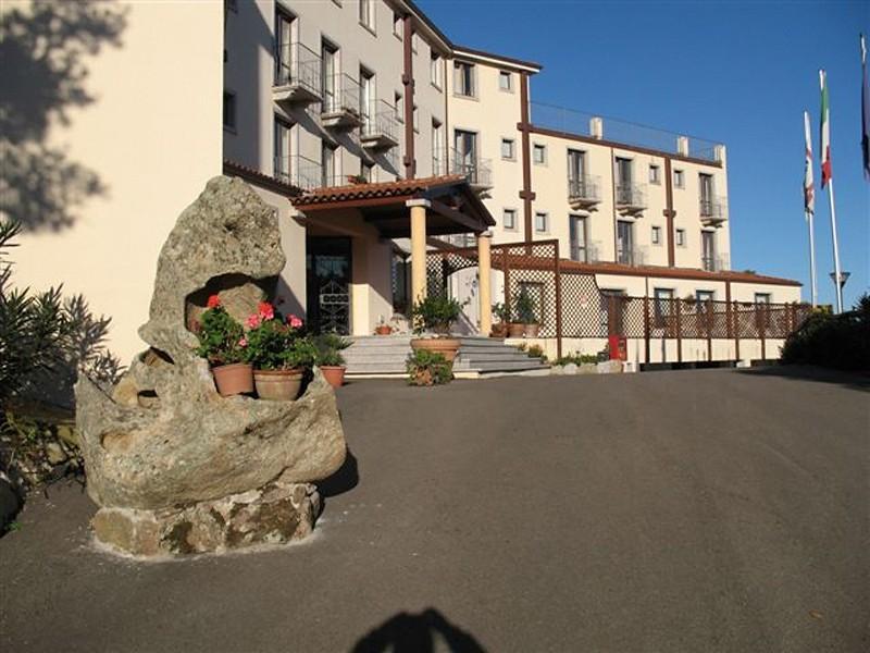 Hotel San Trano Luogosanto ภายนอก รูปภาพ