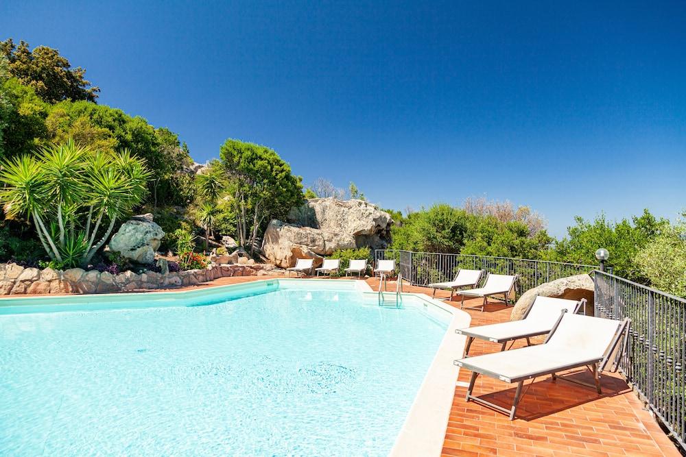 Hotel San Trano Luogosanto ภายนอก รูปภาพ