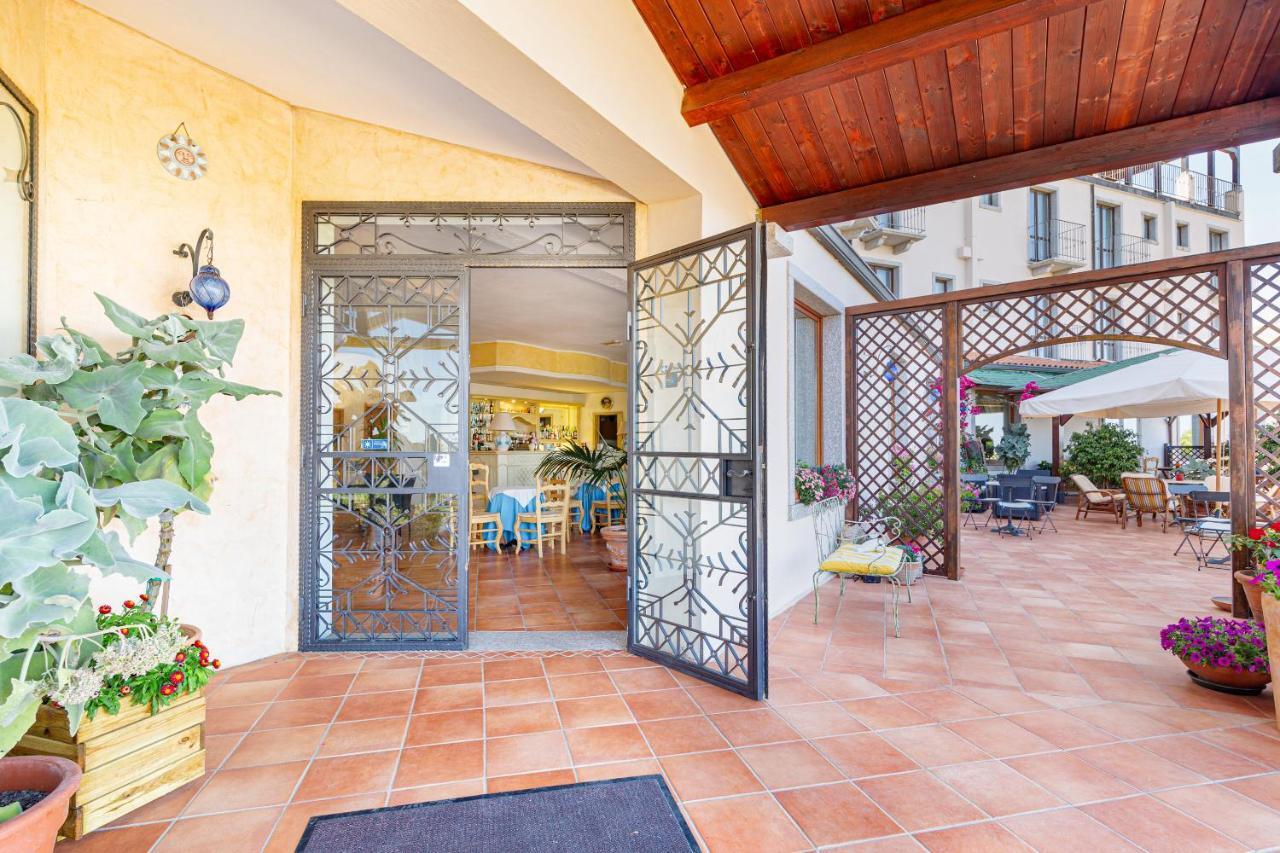 Hotel San Trano Luogosanto ภายนอก รูปภาพ